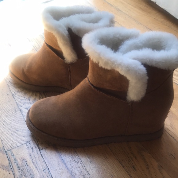 Juicy Couture fur lined boots - Picture 2 of 11